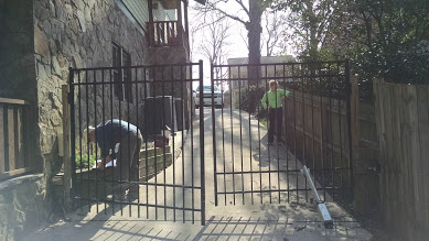 images/double_driveway_gate.jpg