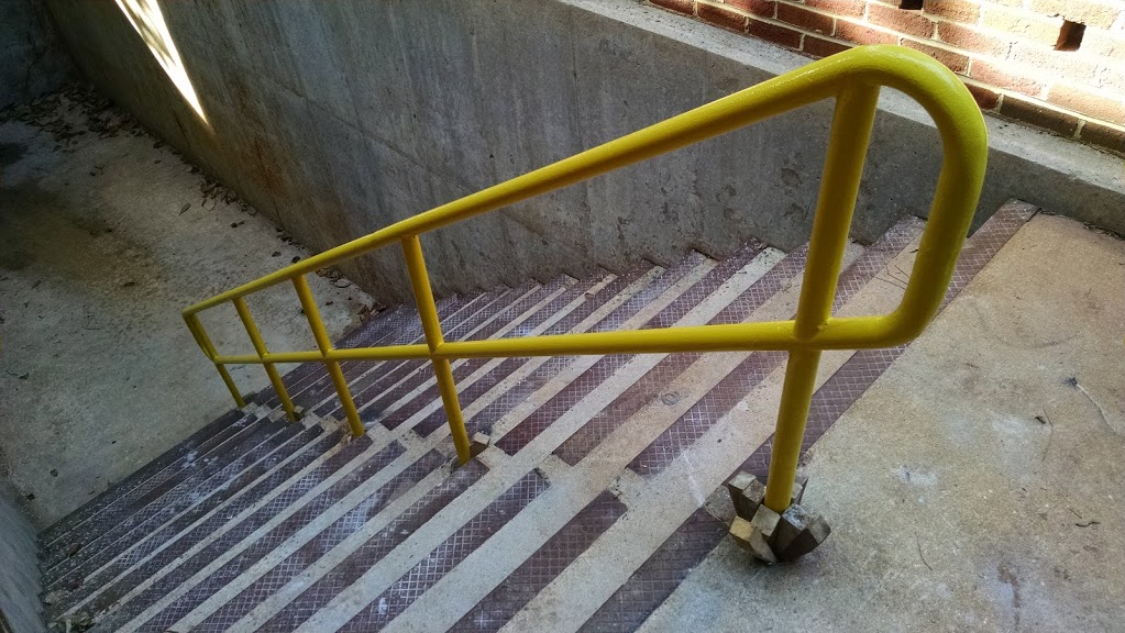 images/double_stair_yellow.jpg